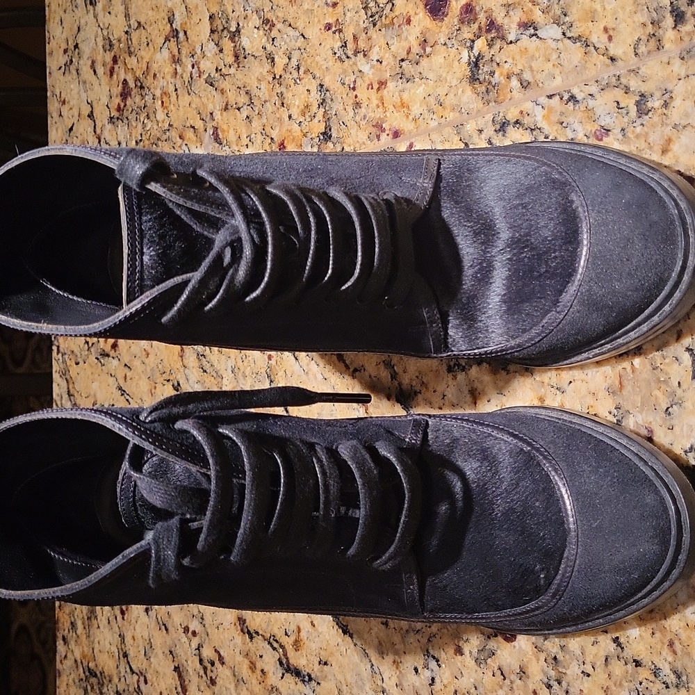 Burberry black suede and animal fur heel boots